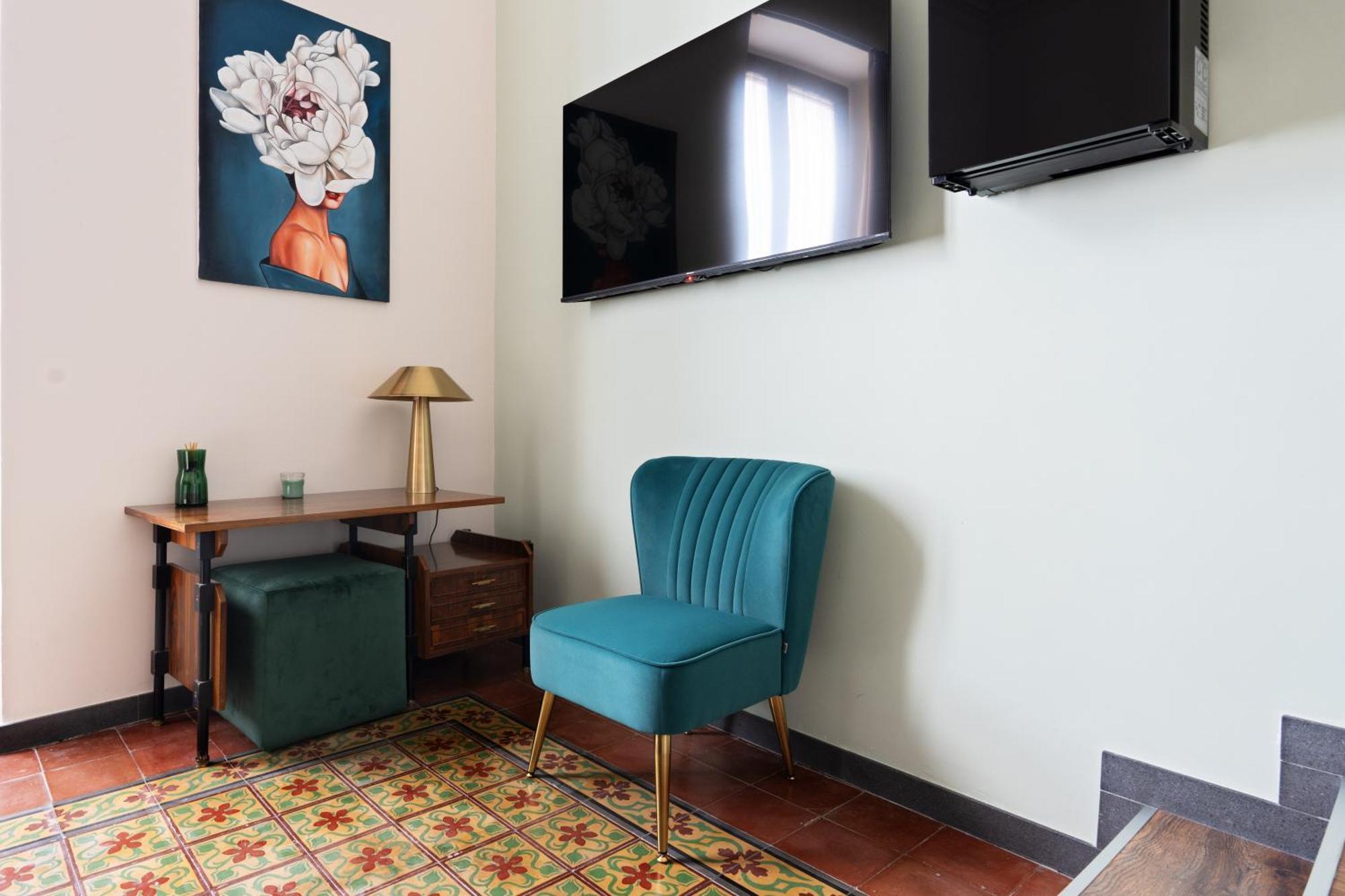 Lux Boutique Bed & Breakfast *